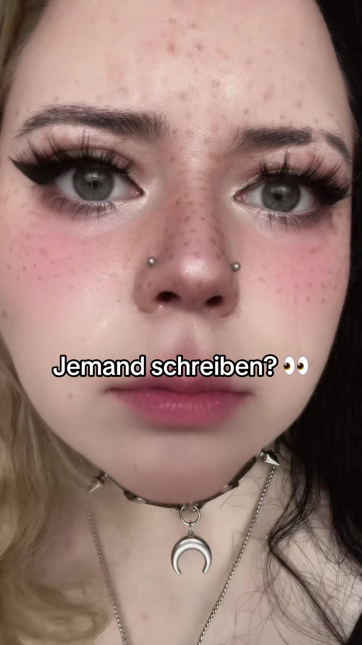 @Julie🖤