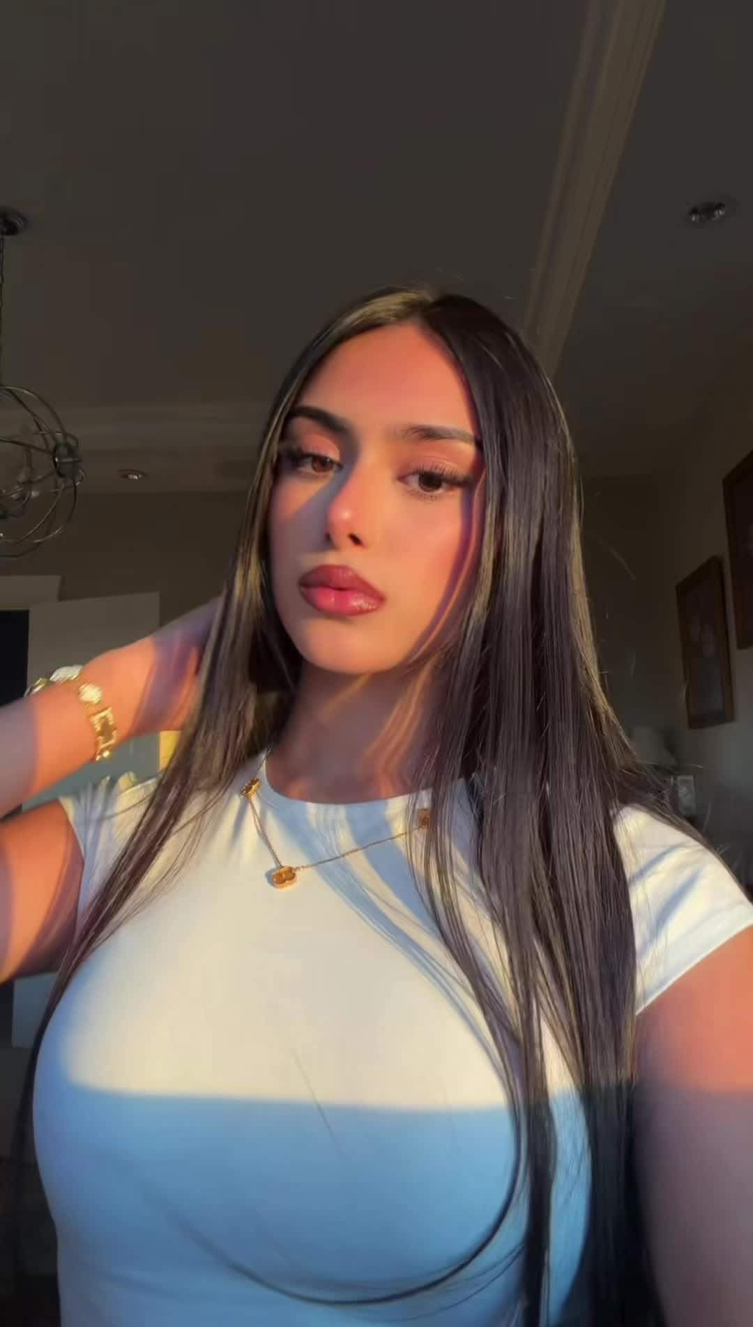 @𝓢𝓪𝓿𝓿𝔂 💋