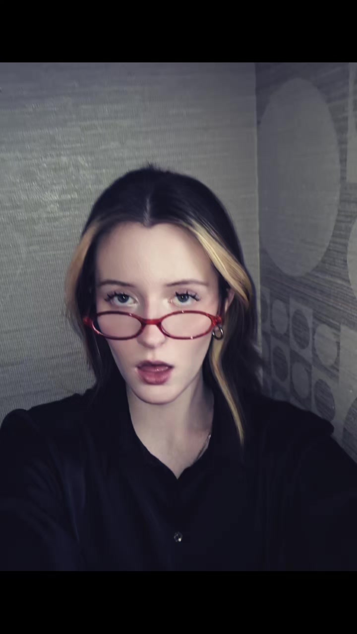 @🍂₊˚.༄ 𝐯𝐢𝐱𝐢 🥐☕