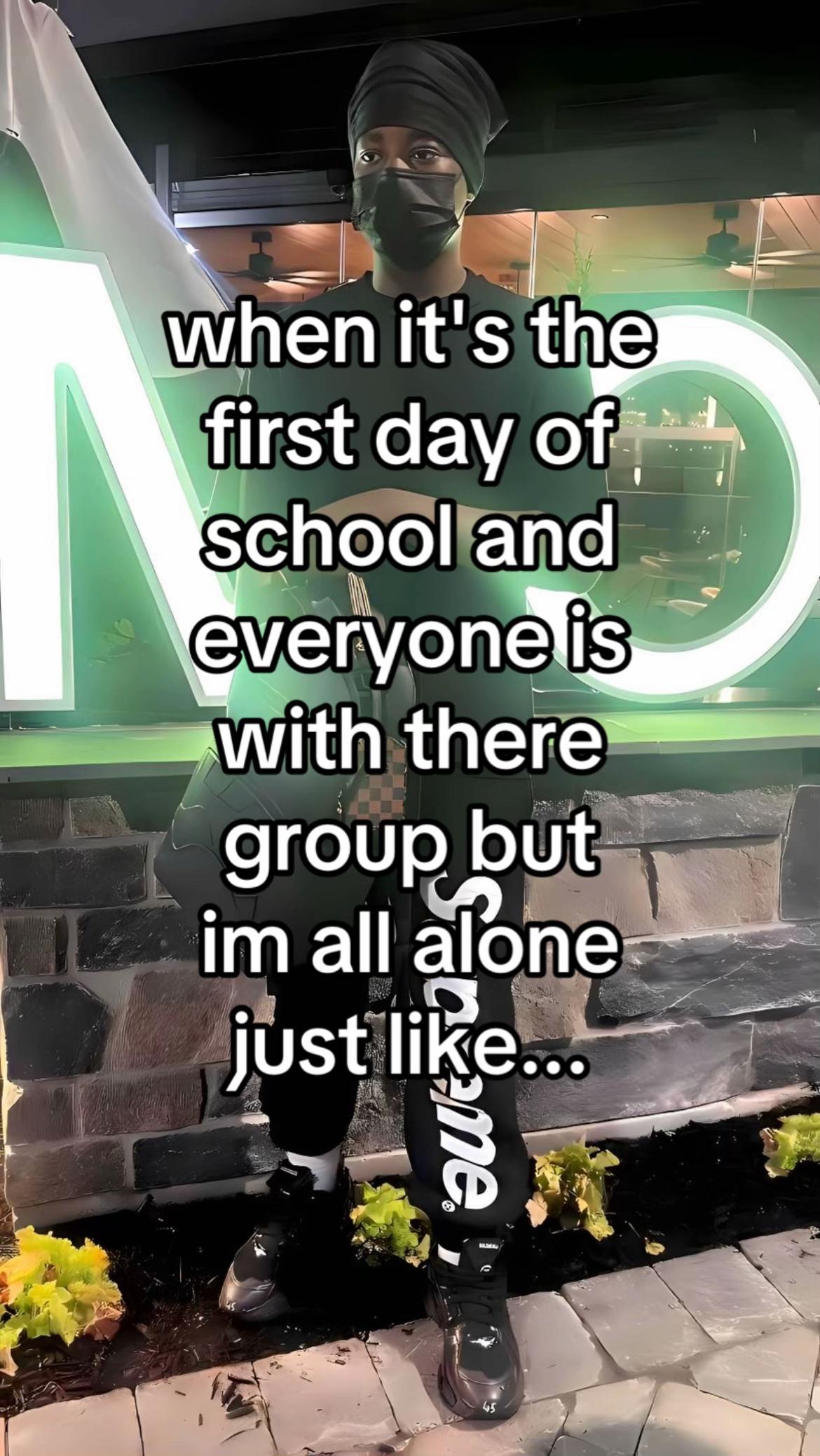@🏄&zwj;♂️