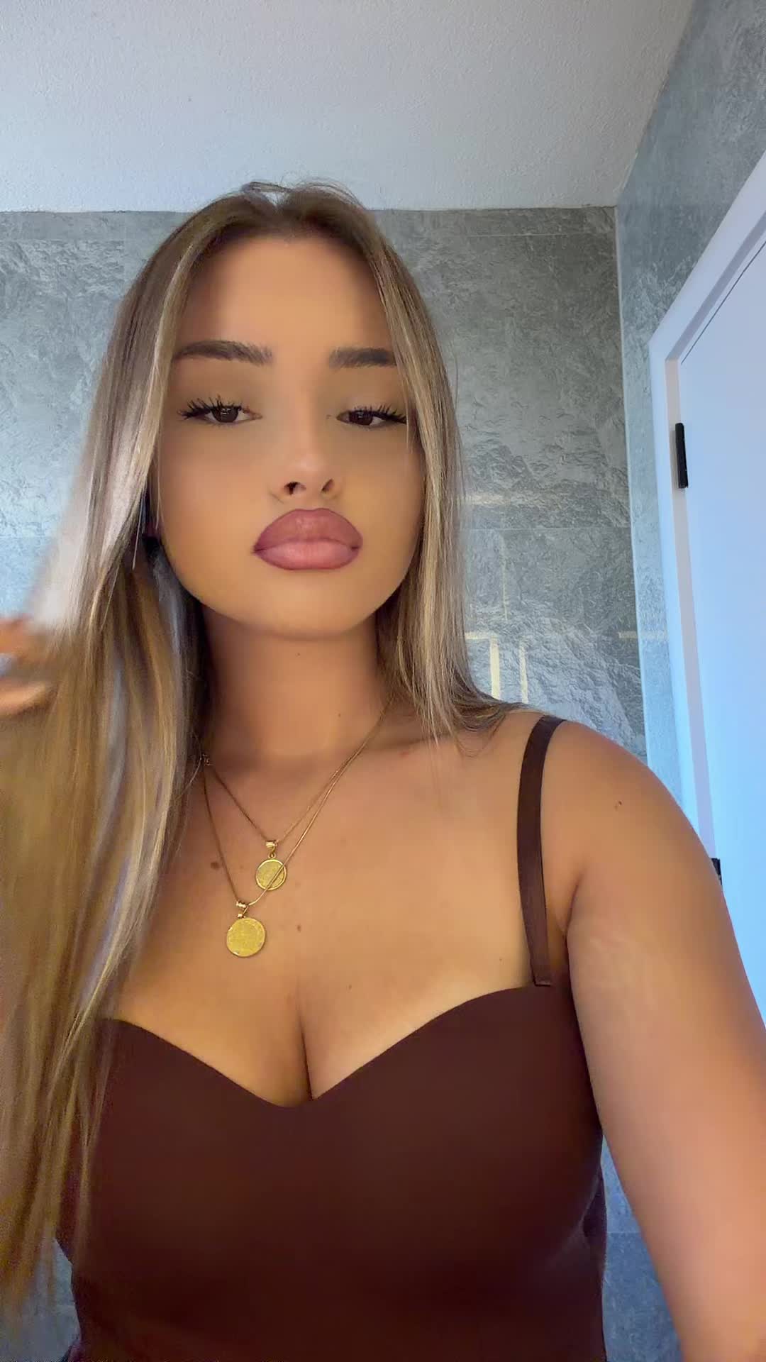 @𝑚𝑒𝑙𝑖𝑠𝑎