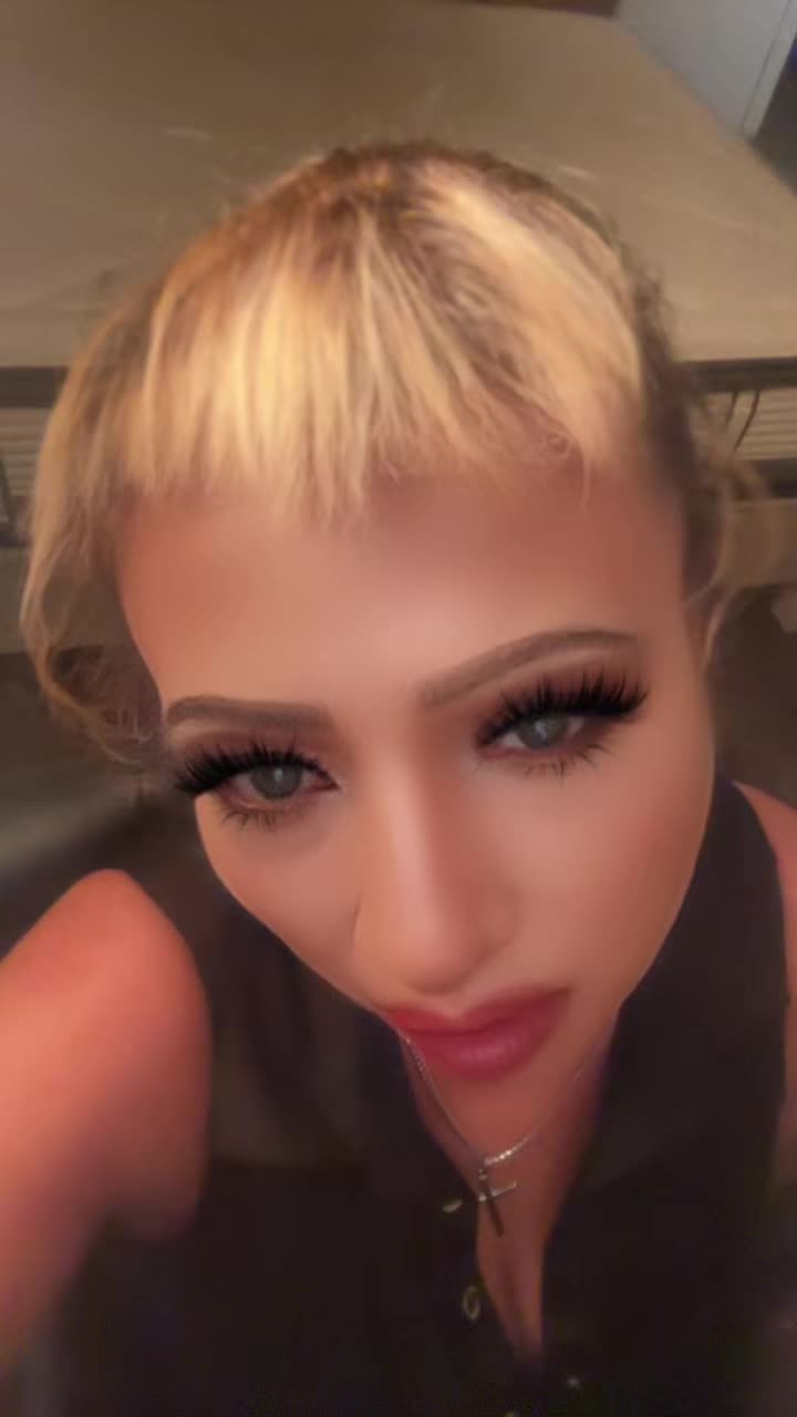 @VickyHerrera