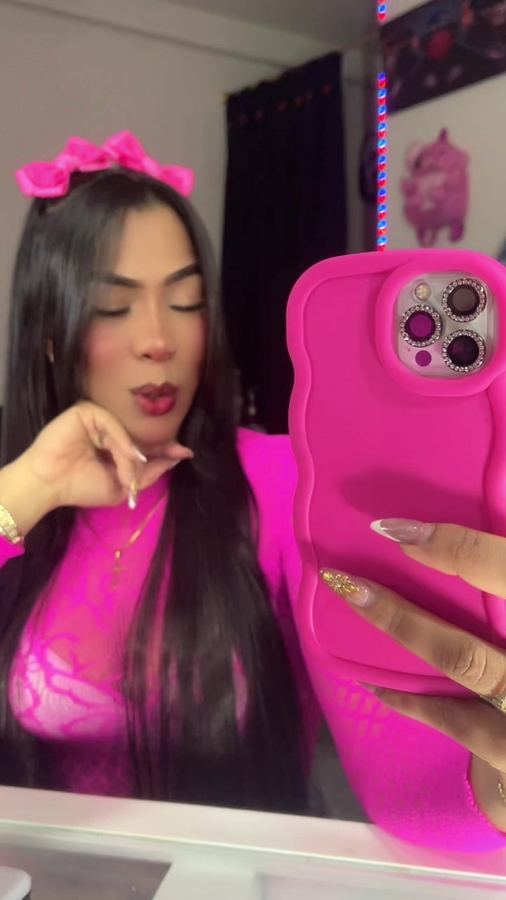 @Stefany Bella👑💄