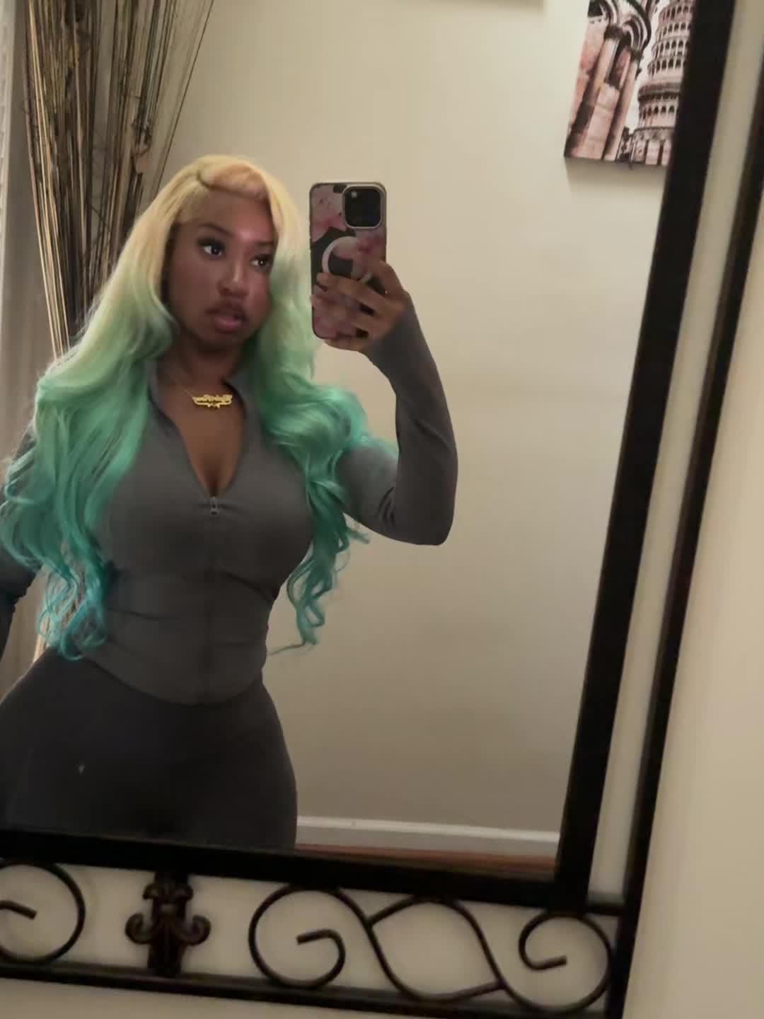 @￶