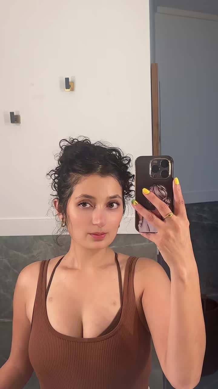 @Prakriti 🦋🌸