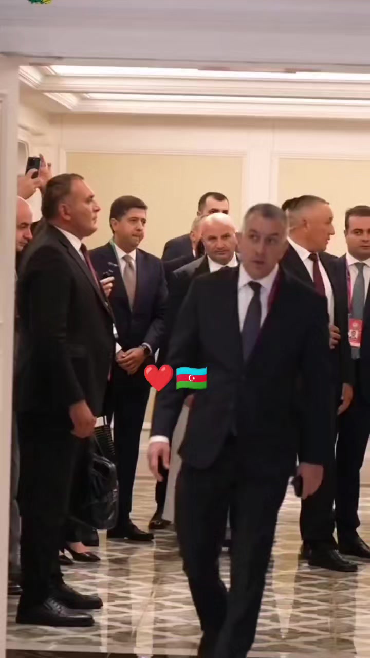 @G&ouml;r&uuml;nmezler_
