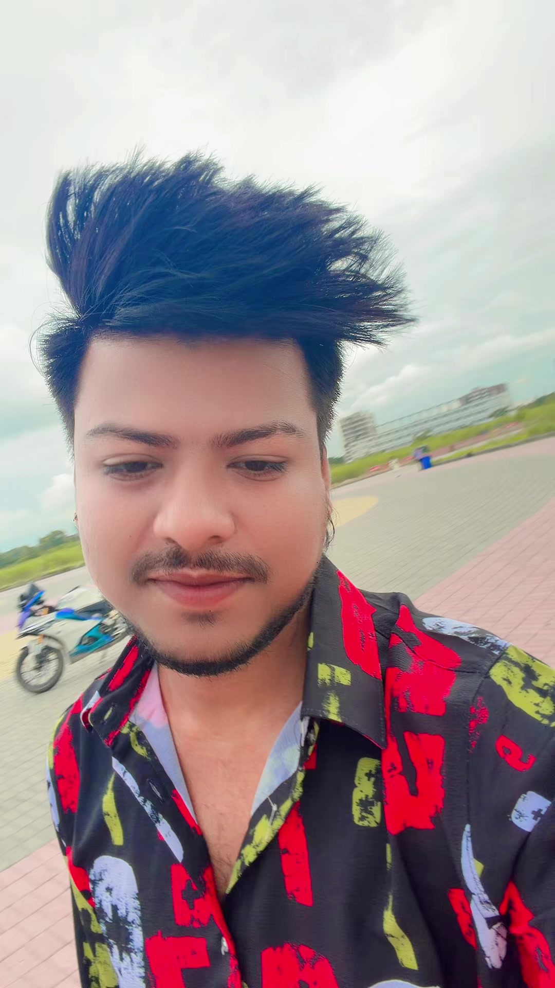 @Max Ovi Riaz