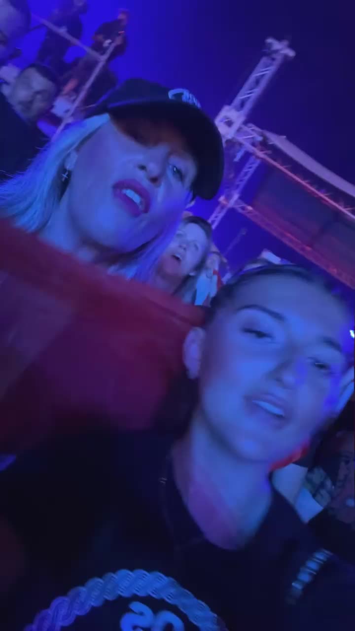 @Nina