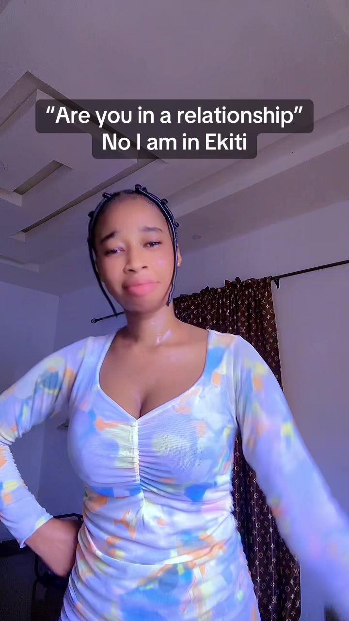 @AYOMIDEY THEEKITIGIRL 🤡
