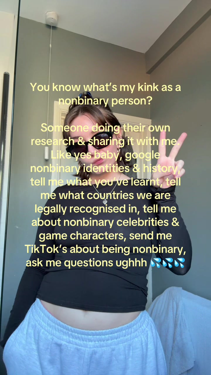@S3xTheorywithDee