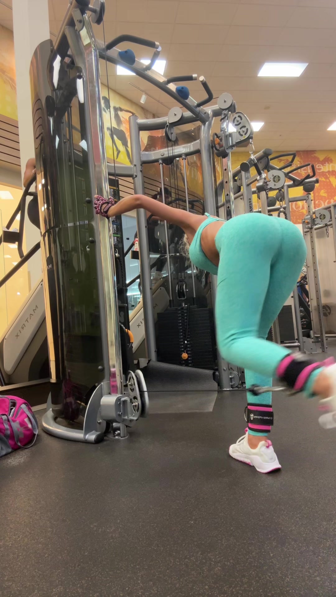 @fitnesschloe1