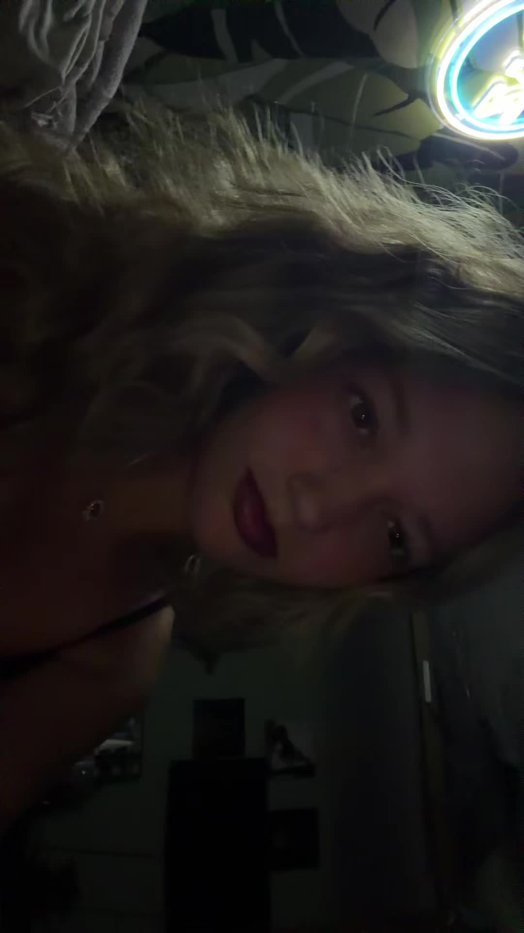 @💋.