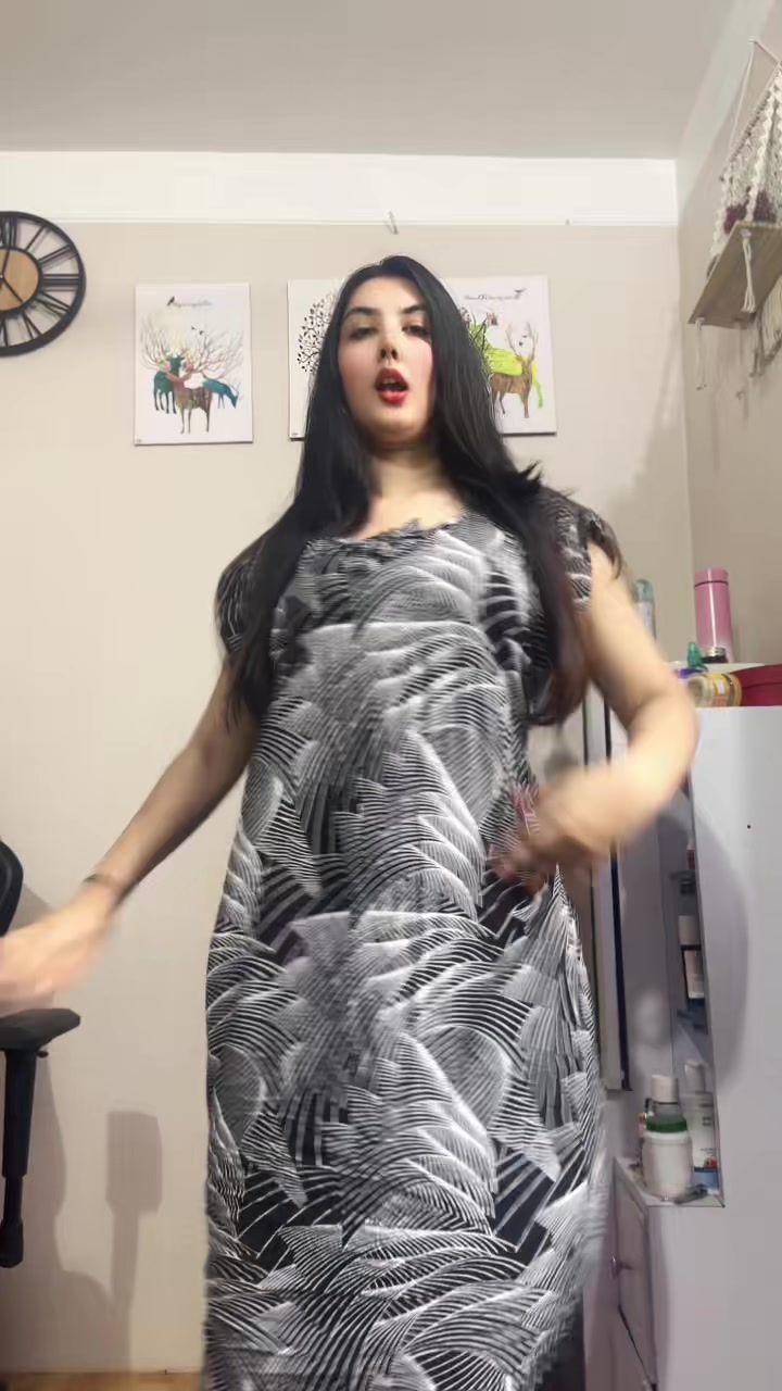 @AKRITI👑