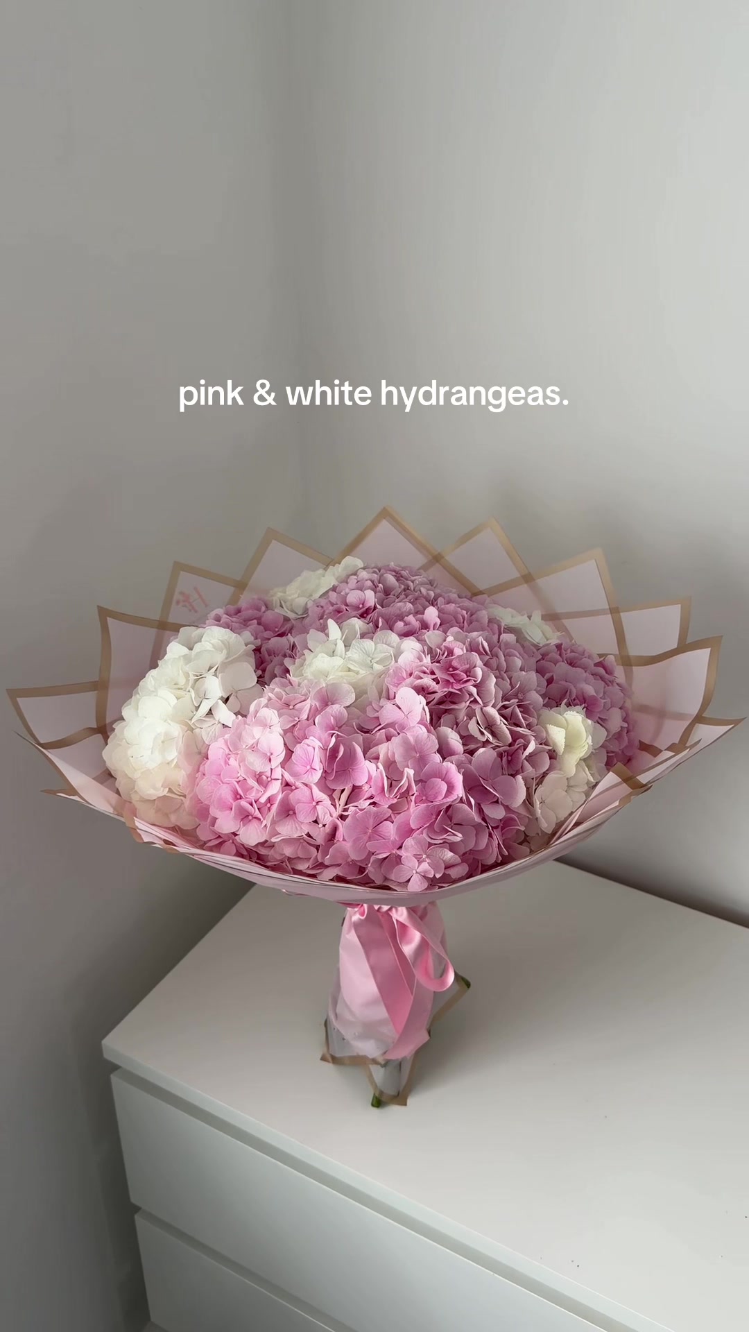 @bouquetsbyhins