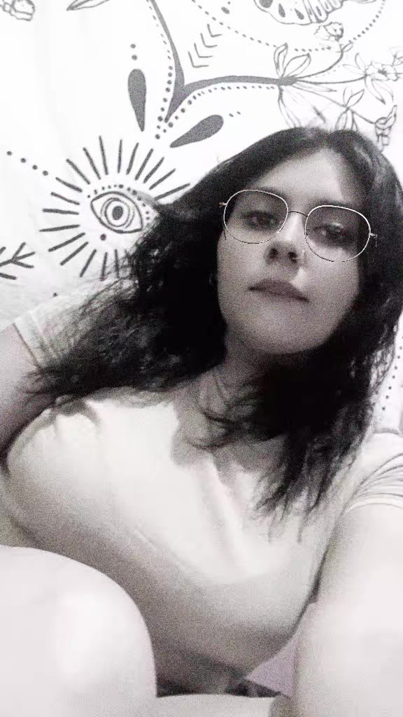 @YARESSI LOZANO💋
