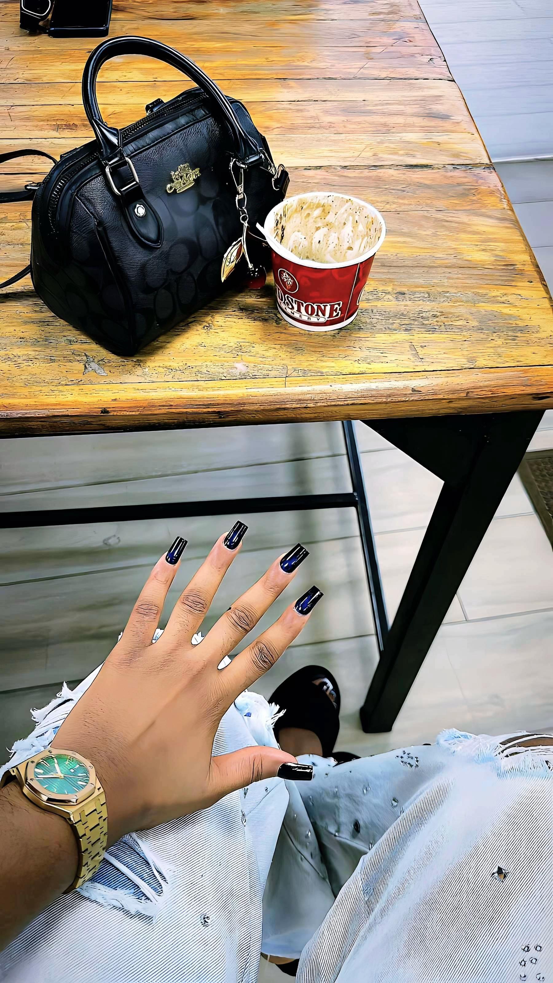@Zinny nwa mazzyᥫ᭡