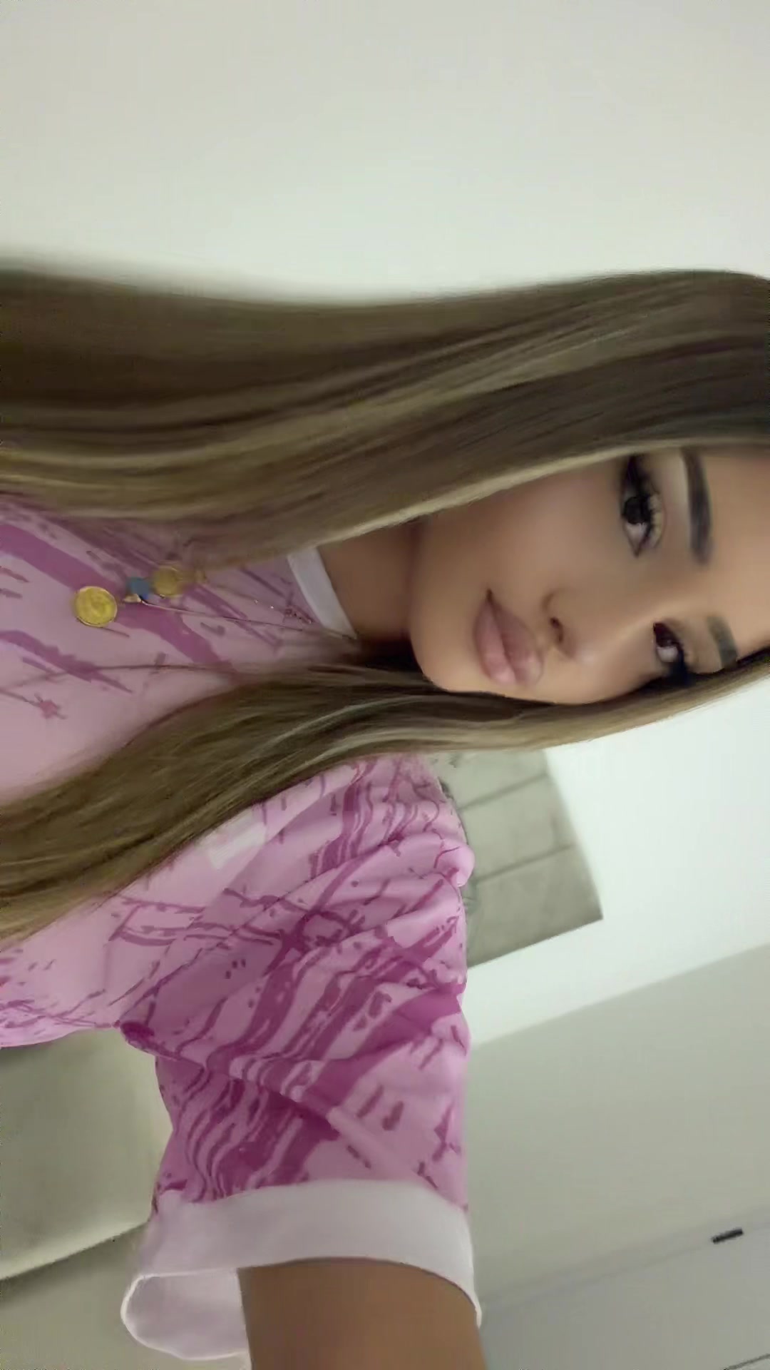 @𝑚𝑒𝑙𝑖𝑠𝑎