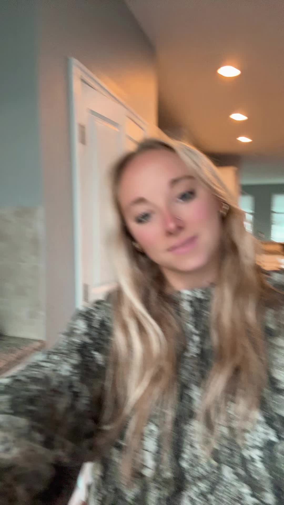 @E L L E