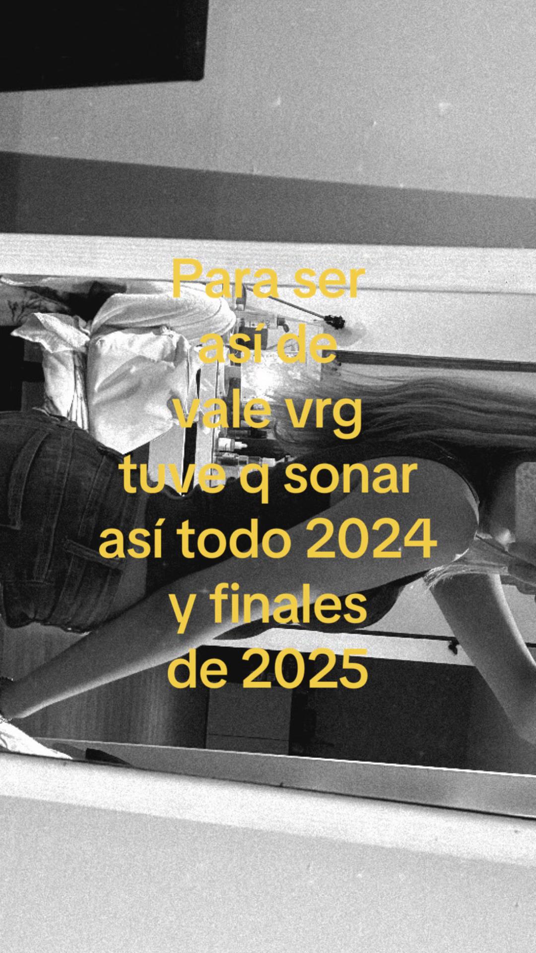 @𝐓