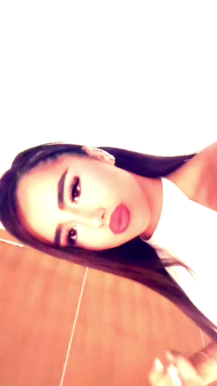 @𝐚𝐧𝐭𝐨𝐧𝐢𝐧𝐚