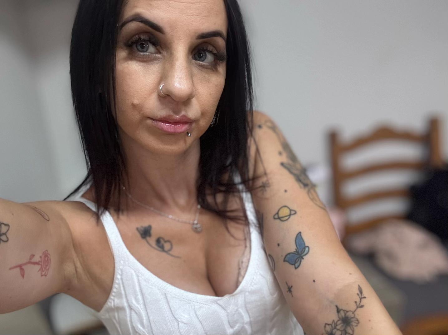 @Alexandra Farkas