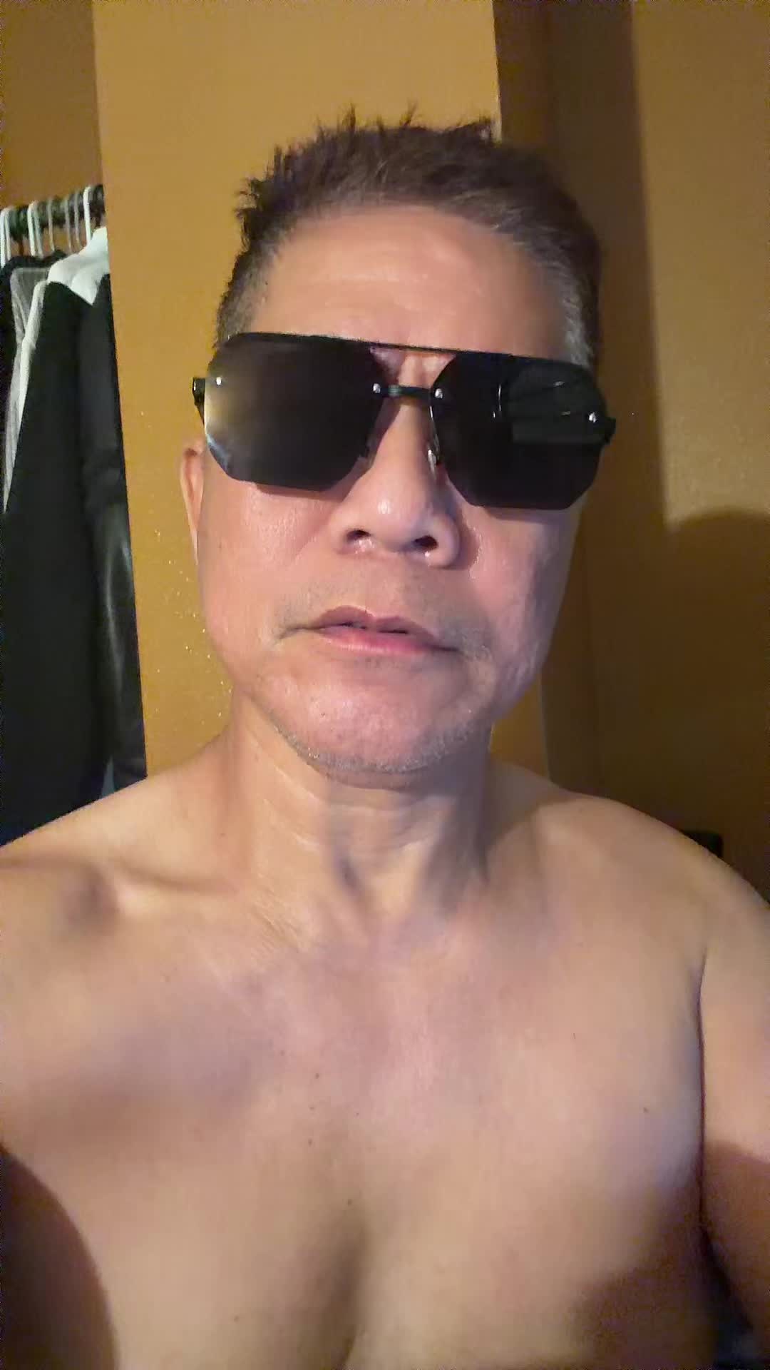@Kneeroh
