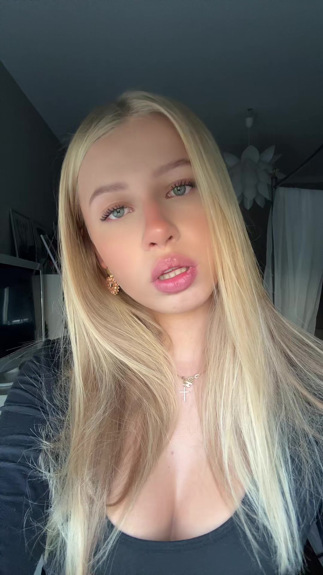 @🫶🏼