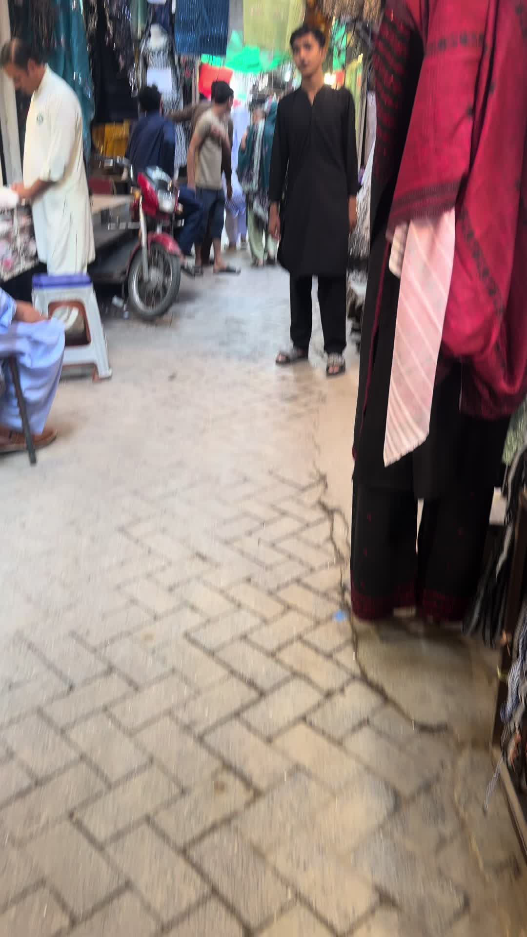 @Zoii 🇵🇰🇬🇧