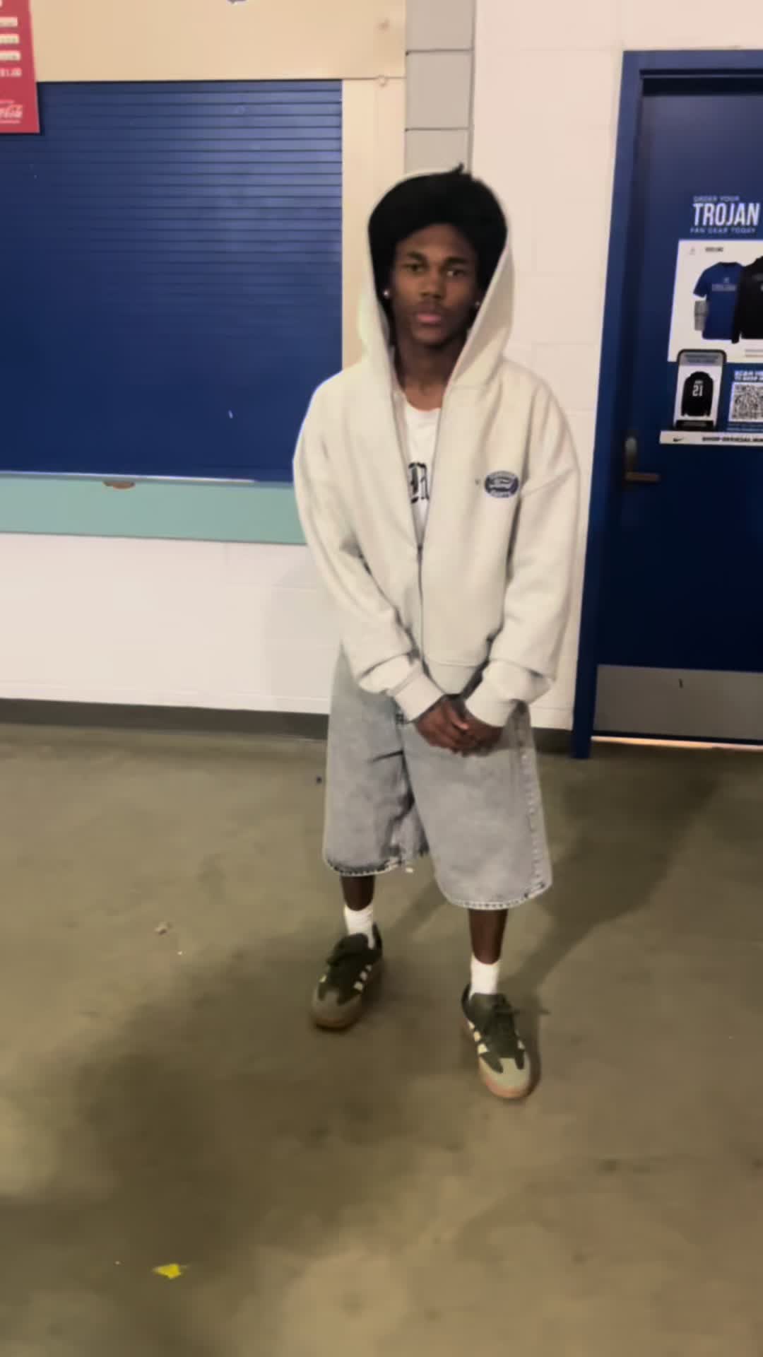 @￼