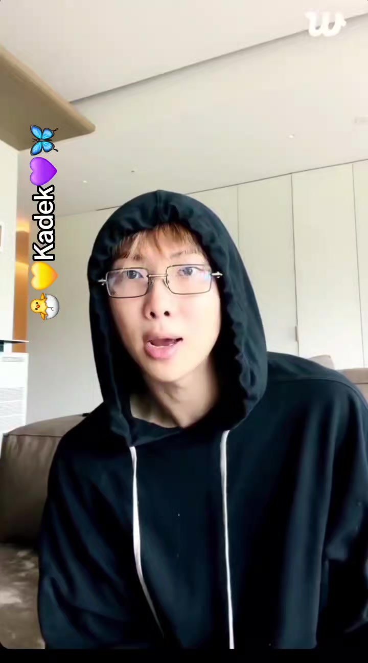 @🐣💛Kadek💜🦋