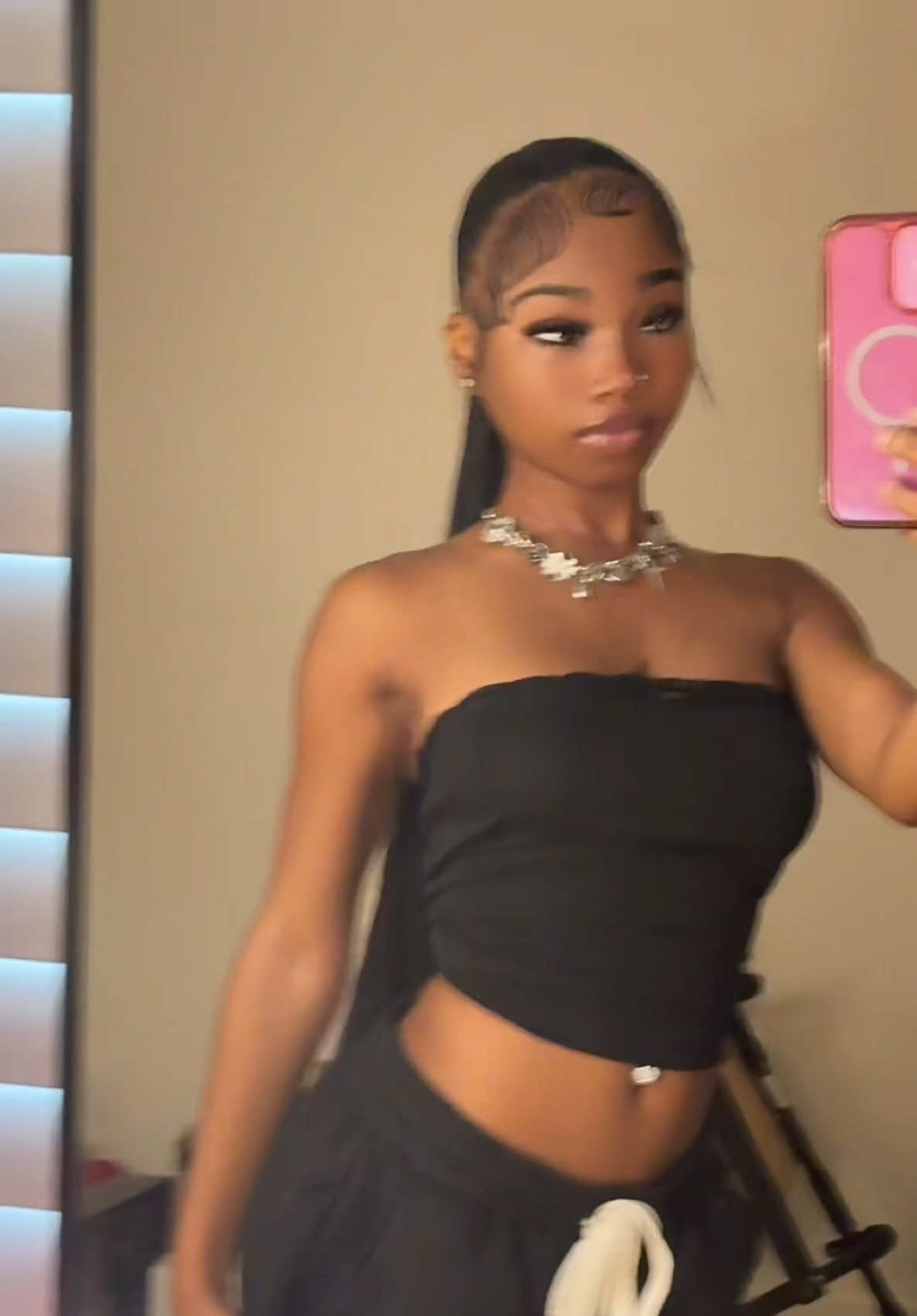 @𝖳𝖧𝖤 𝖽𝗈𝗅𝗅♡︎