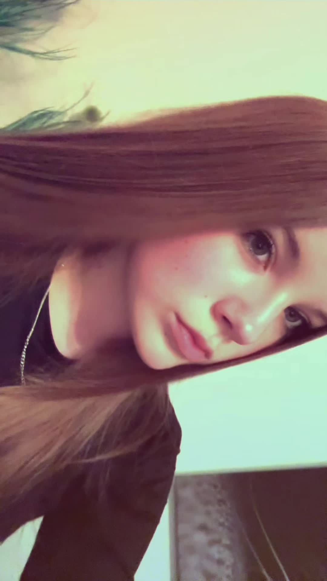 @❦︎𝐇𝐨𝐥𝐥𝐲❦︎