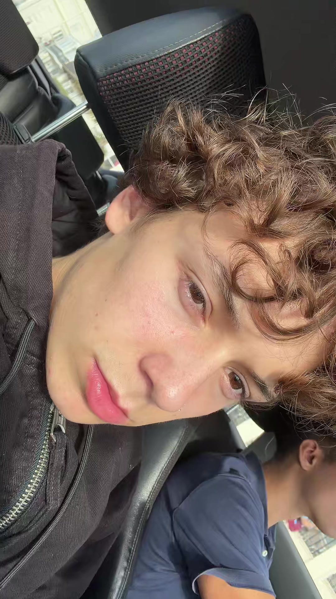 @Charlie 🦦