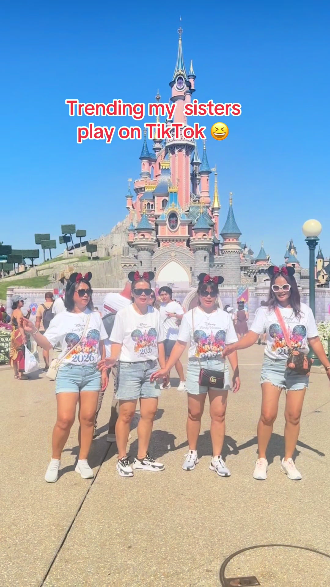 @Ellen Ellie 🇺🇸🇰🇭