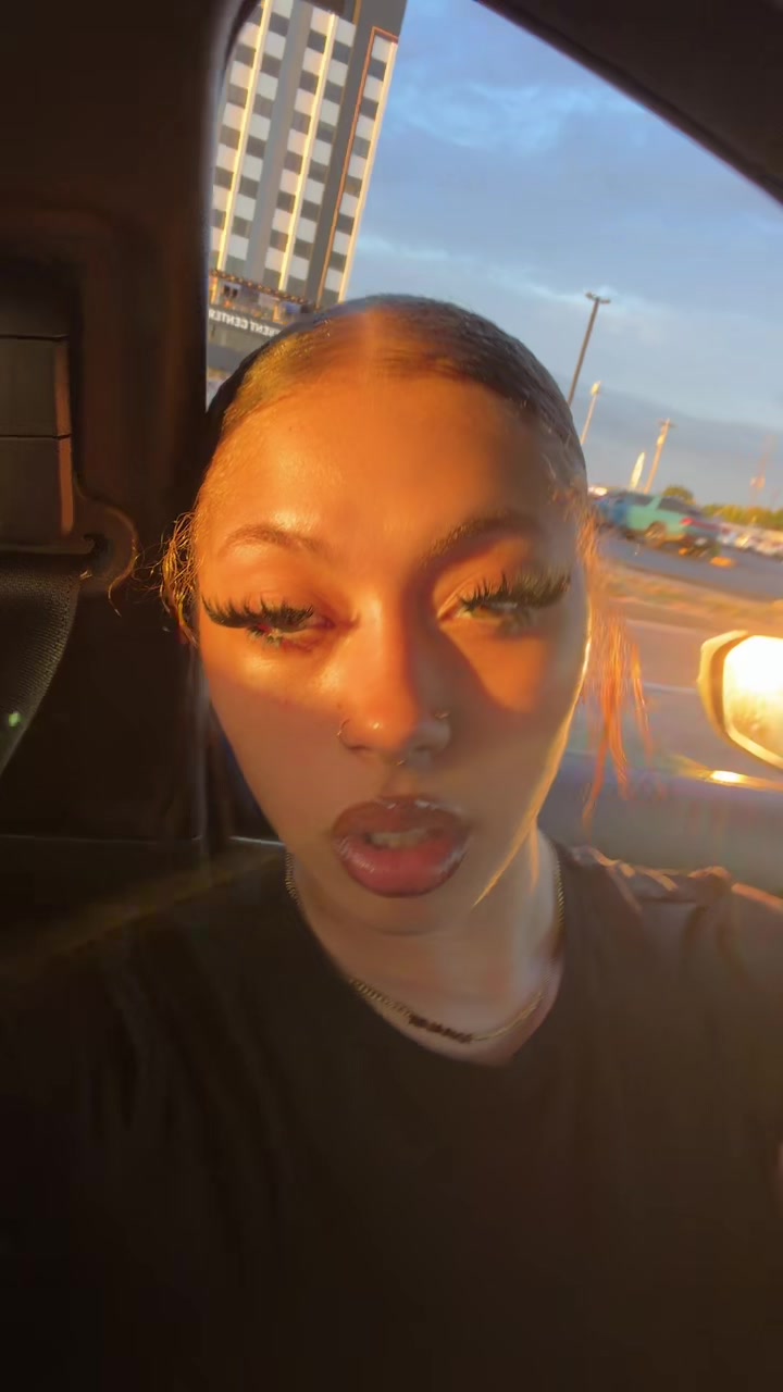 @layaaa