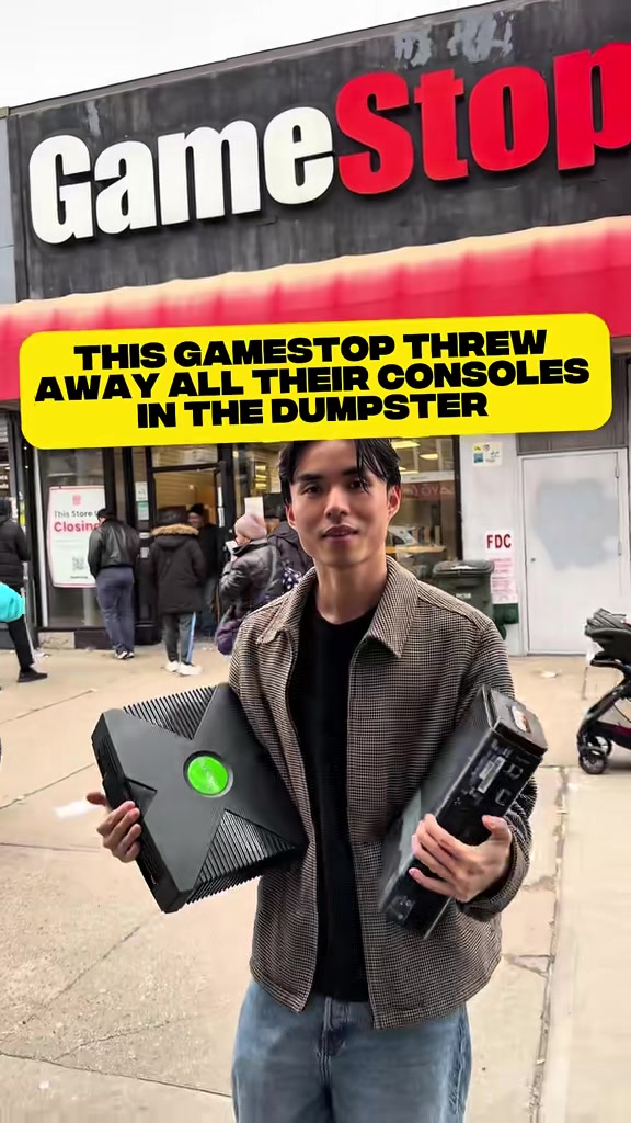 @denniscollects