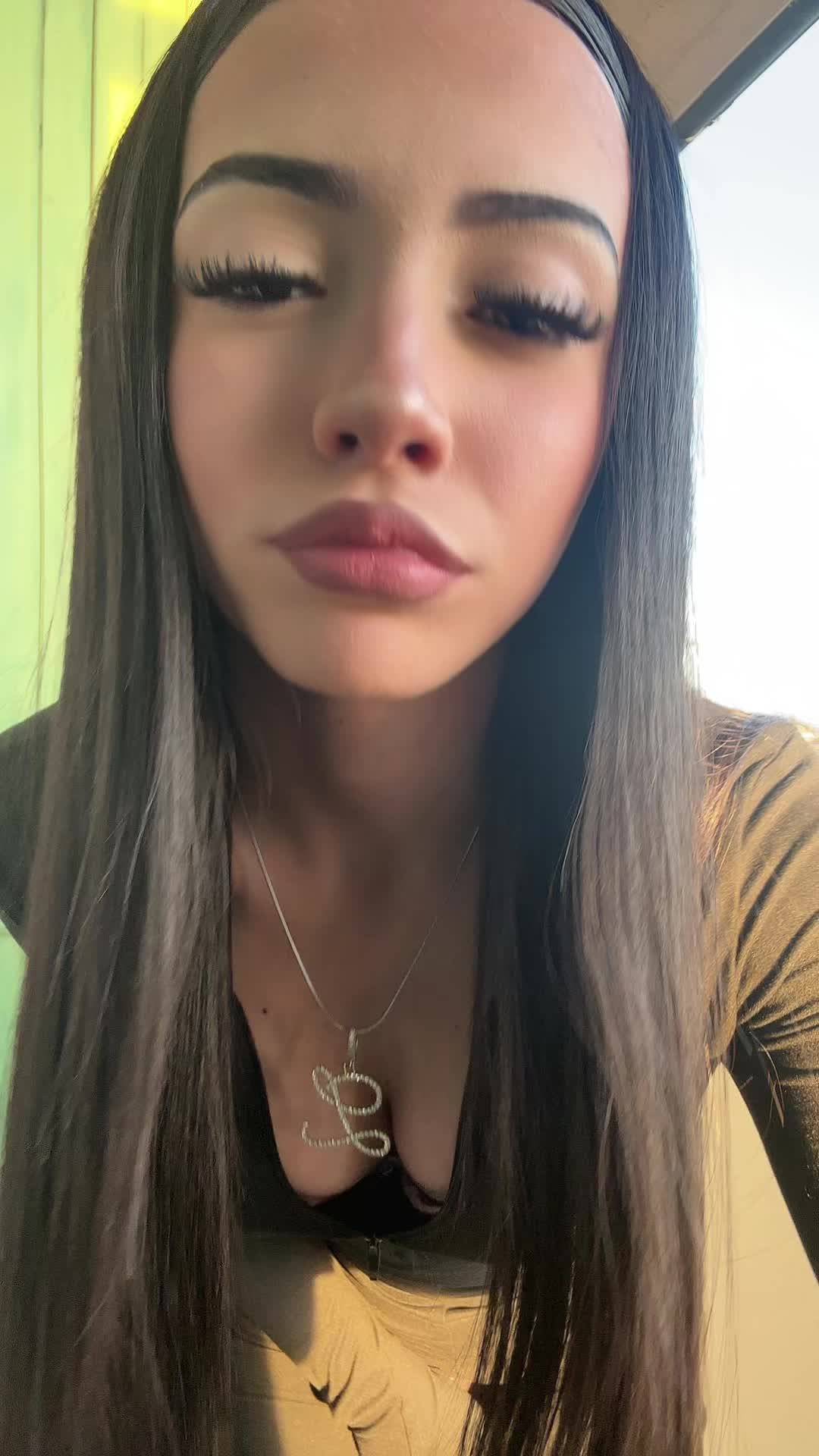 @lari📲