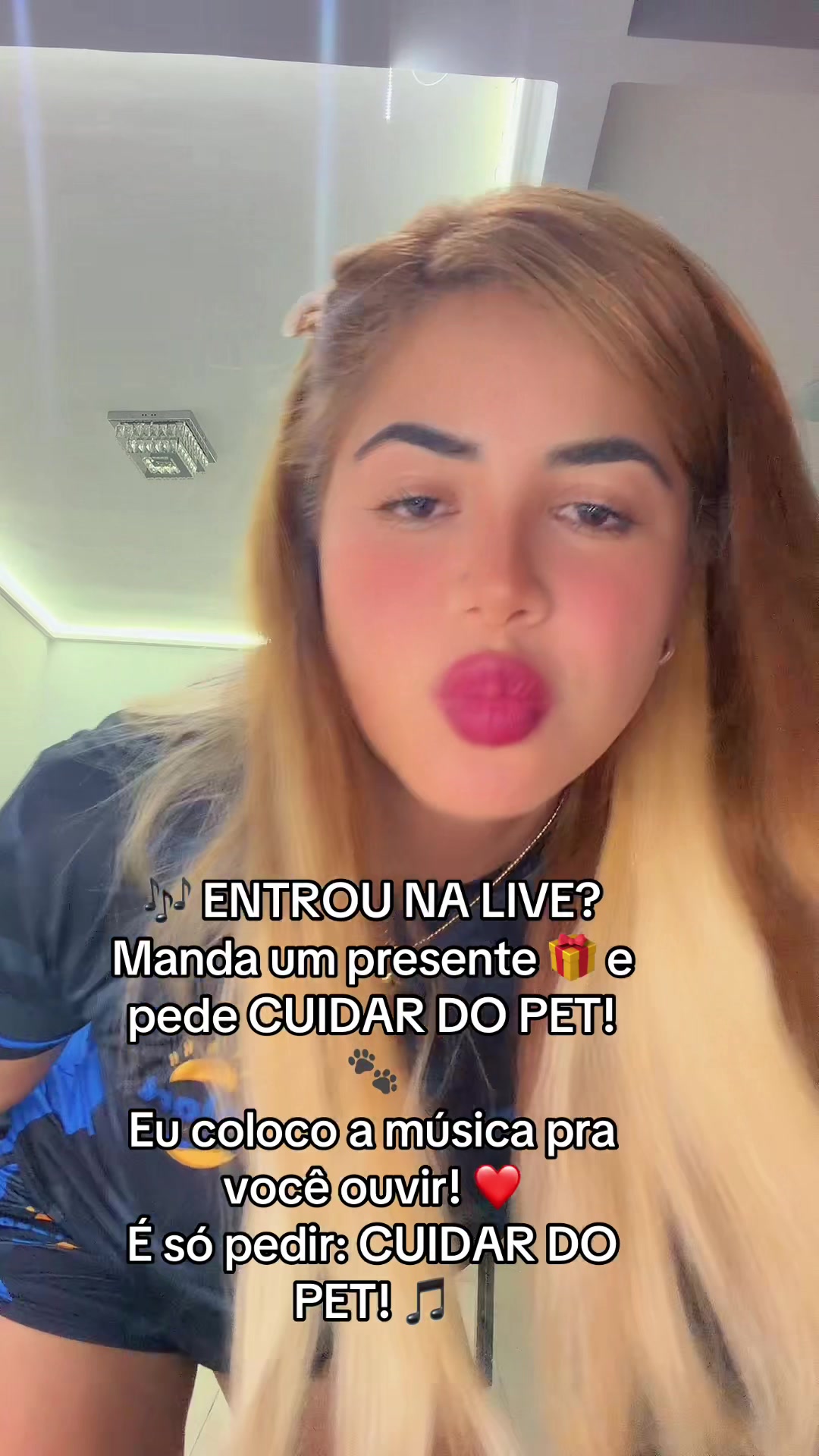 @J&uacute;lia