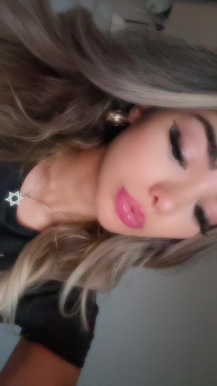 @Ella