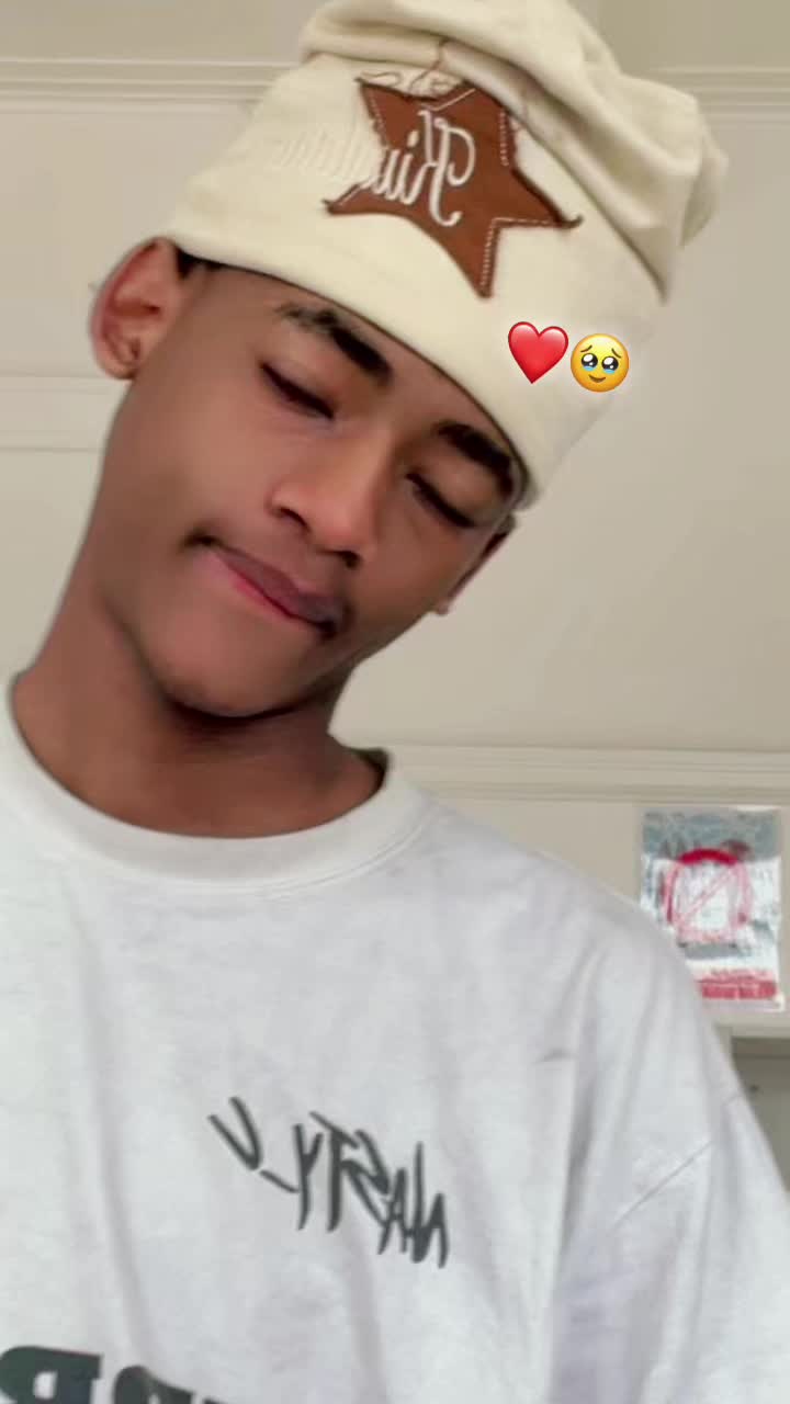 @Mbuso_Mbotho🐬