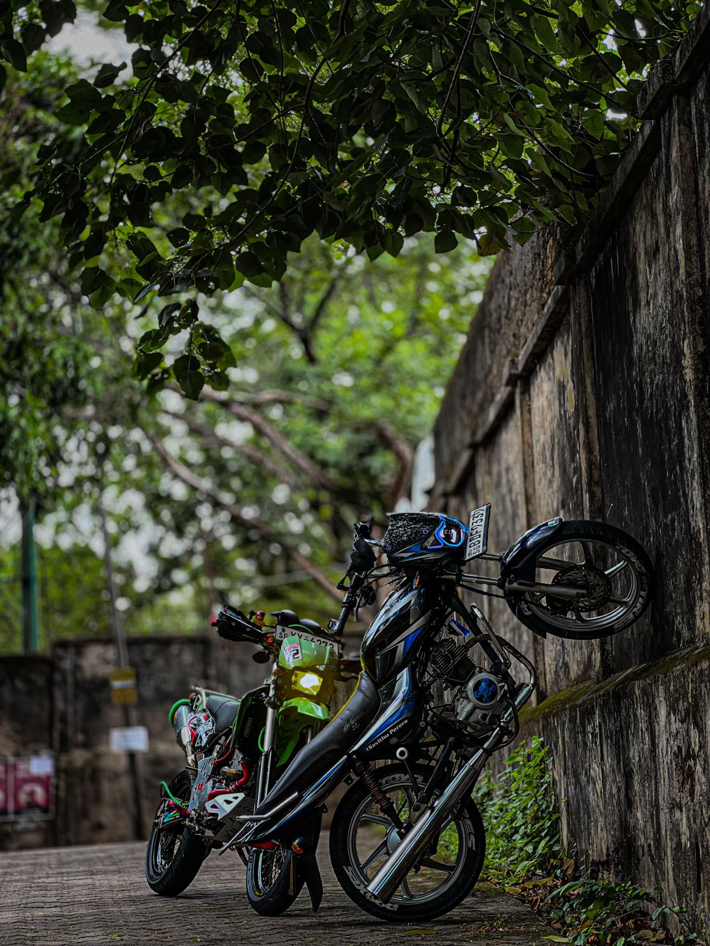 @𝗦𝗔𝗩𝗜𝗧𝗛𝗨  𝗥  perera