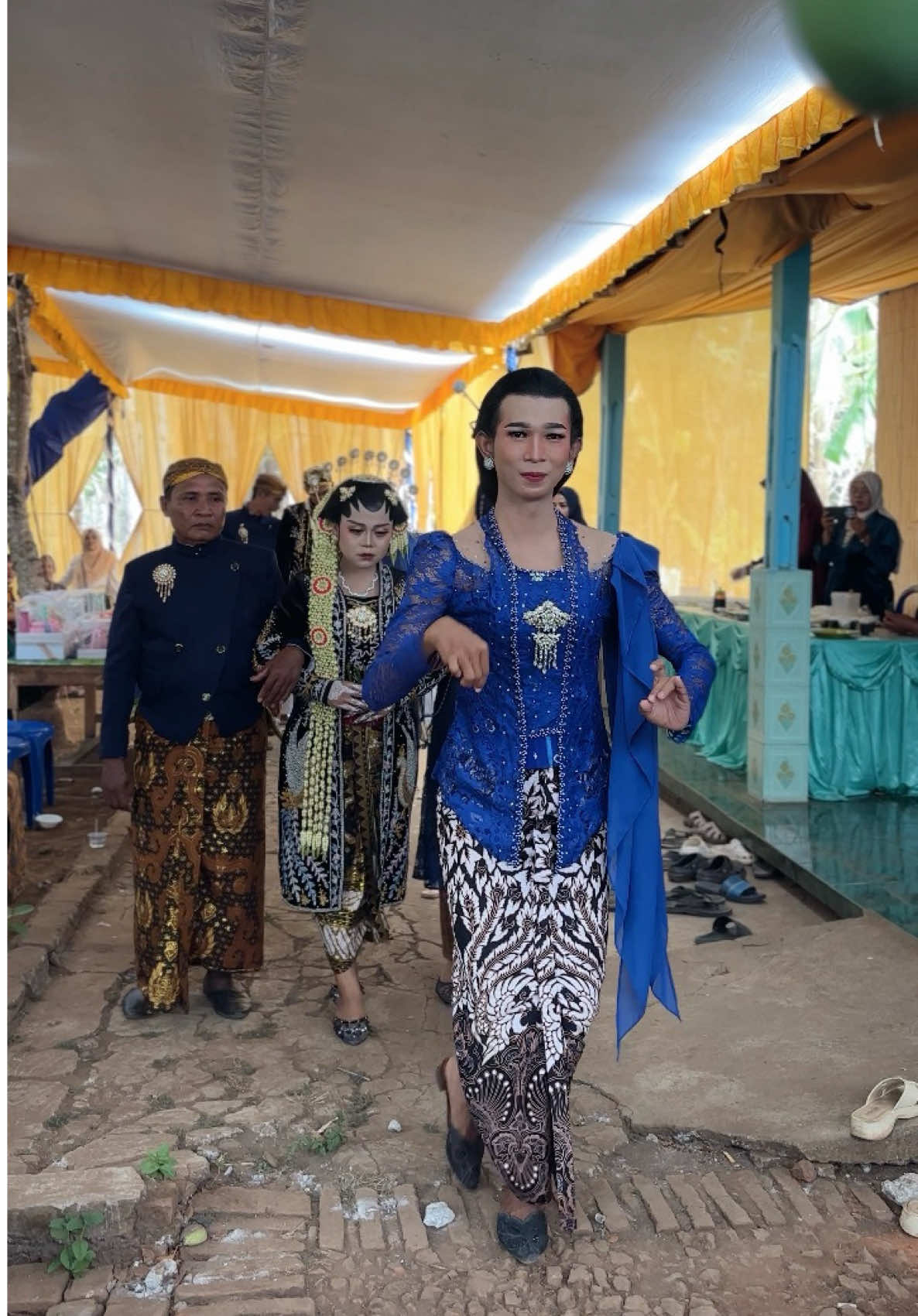 @Mbak Sari || Cucuk Lampah