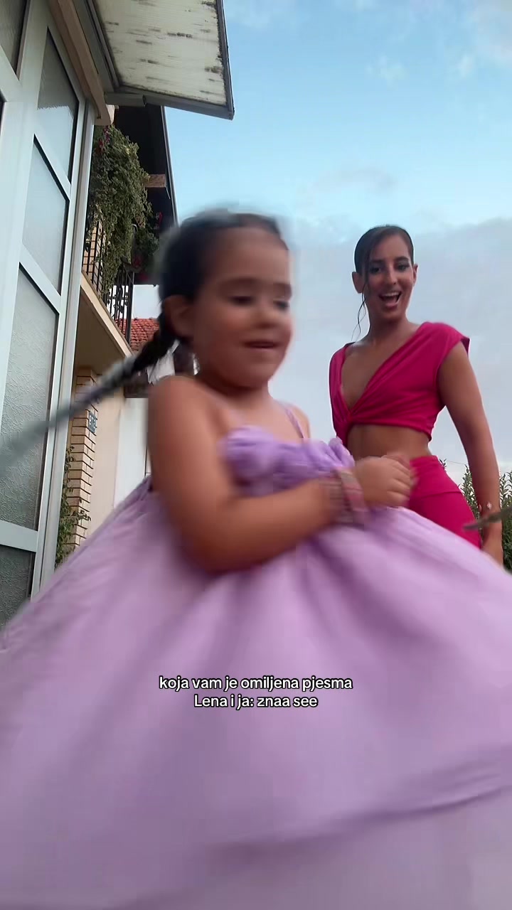 @andjelaaa