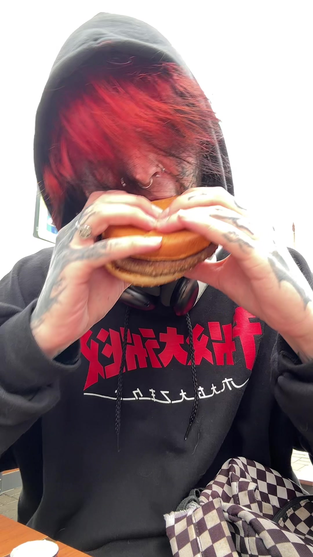 @2ghoul