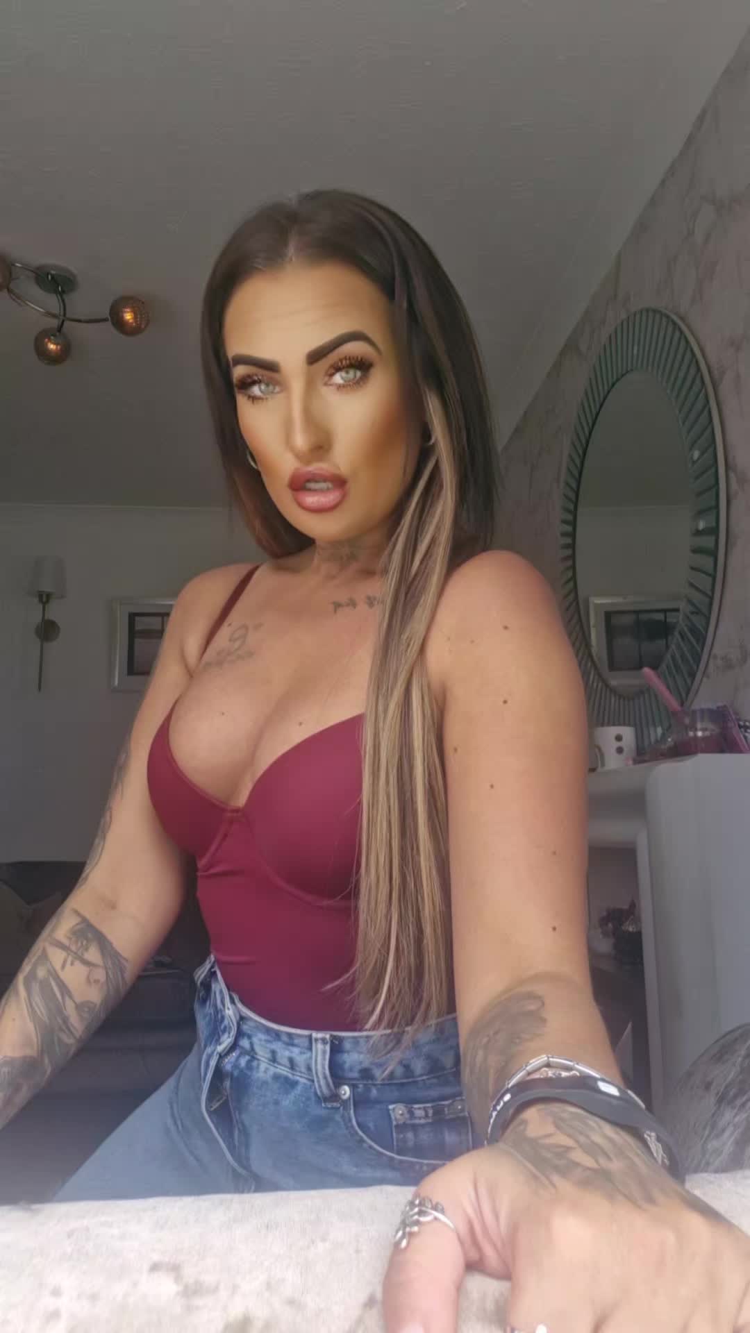@sarah wake 💋