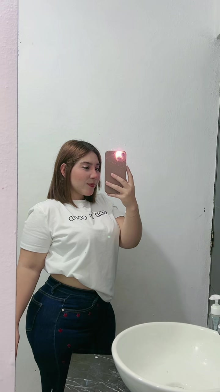 @𝓢𝓮𝓵𝓮𝓷𝓮👸🏻🍒