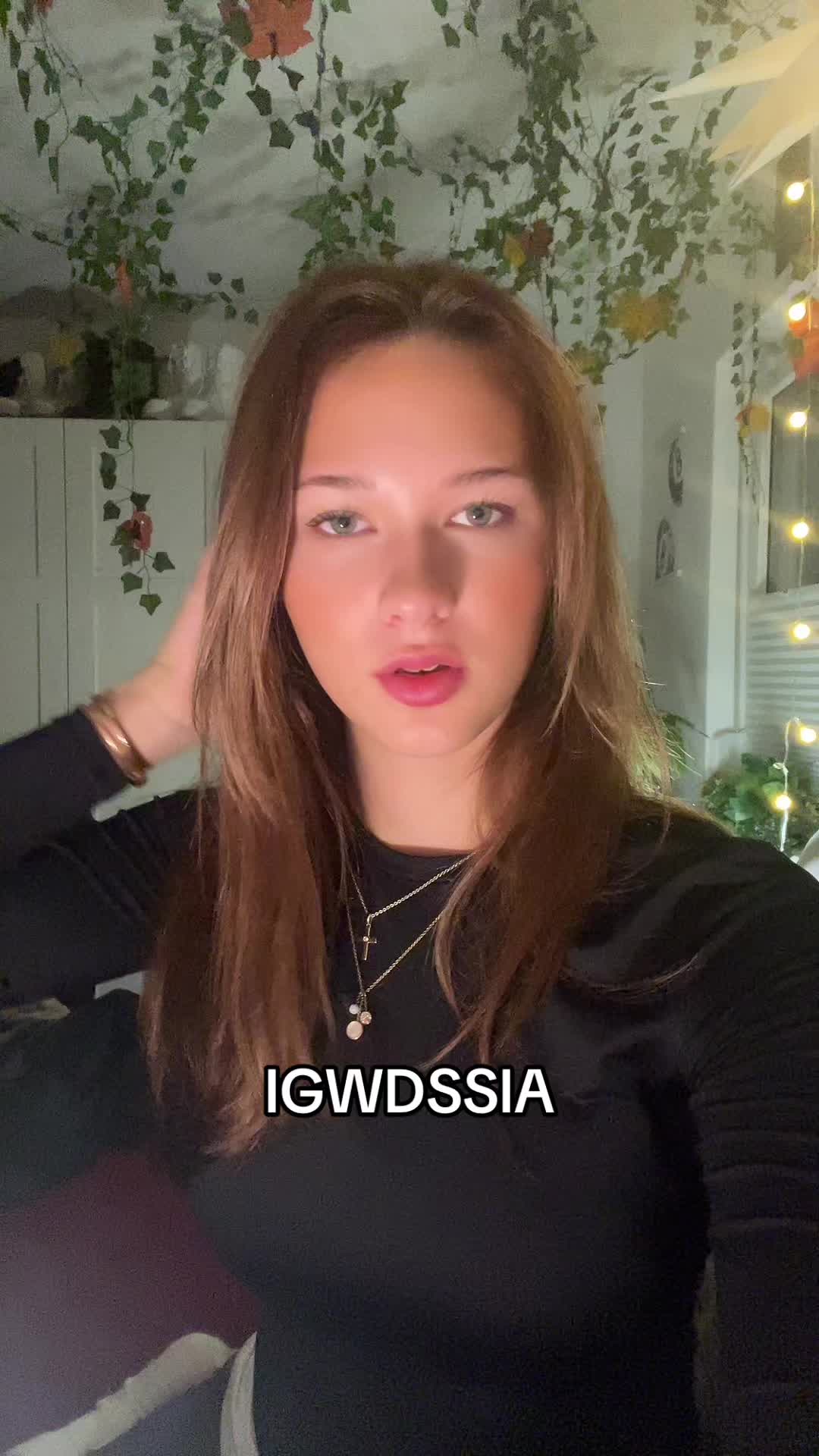 @&euro;lla_🪼