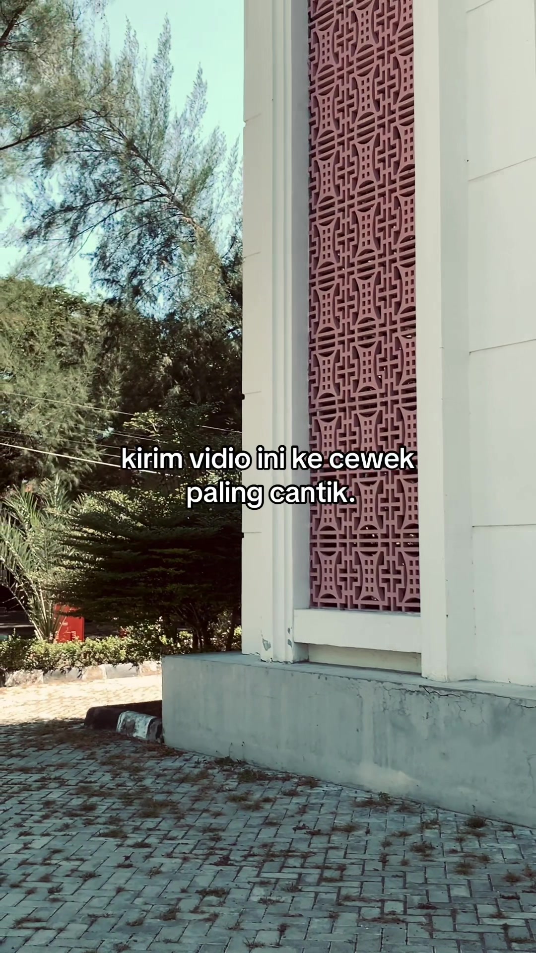 @𝙢𝙤𝙫𝙚 𝙤𝙣 𝙙𝙤𝙣𝙜🥀