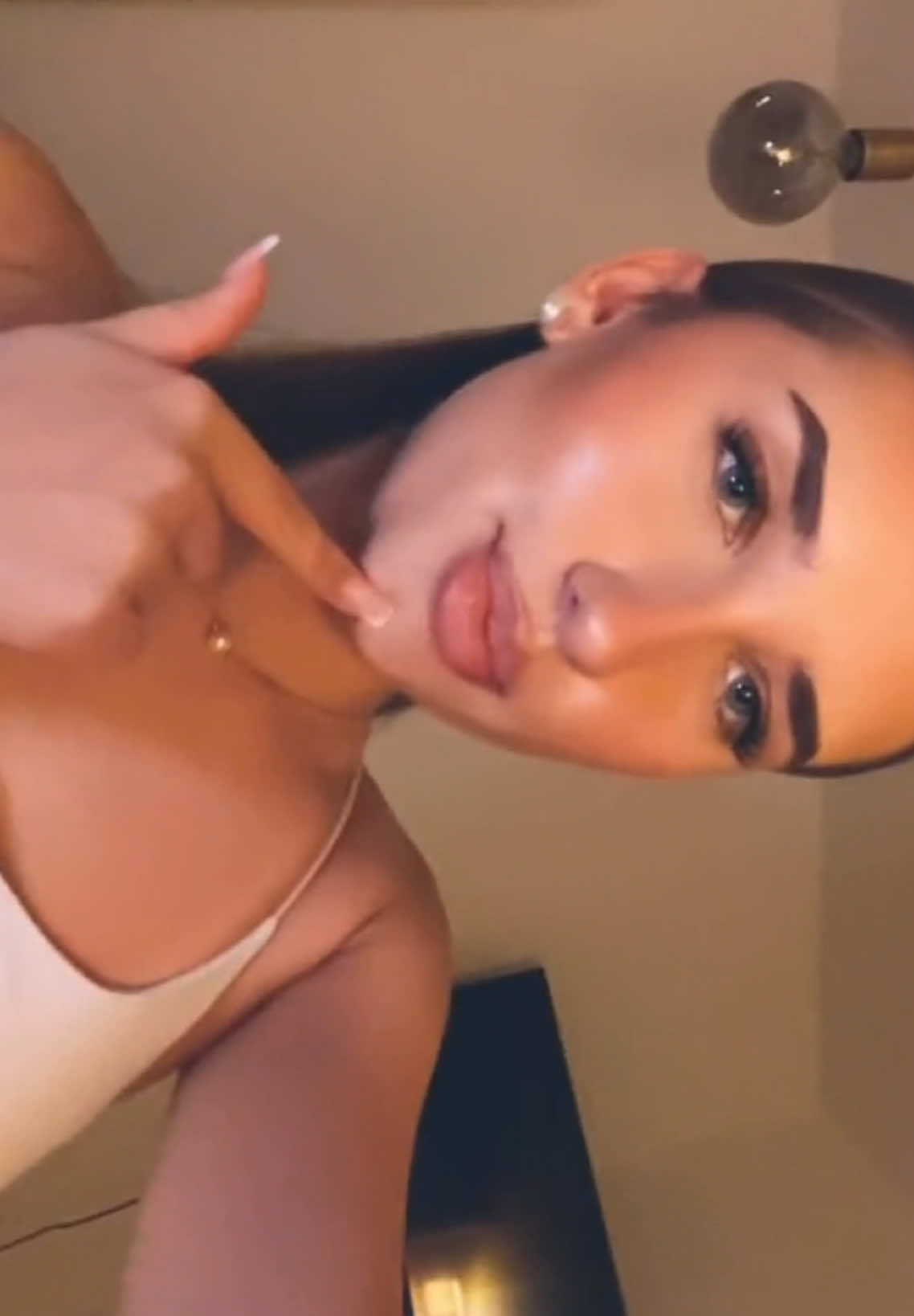 @𝐥𝐚𝐧𝐚 𝐚𝐬𝐥𝐚𝐧𝐨𝐯𝐧𝐚