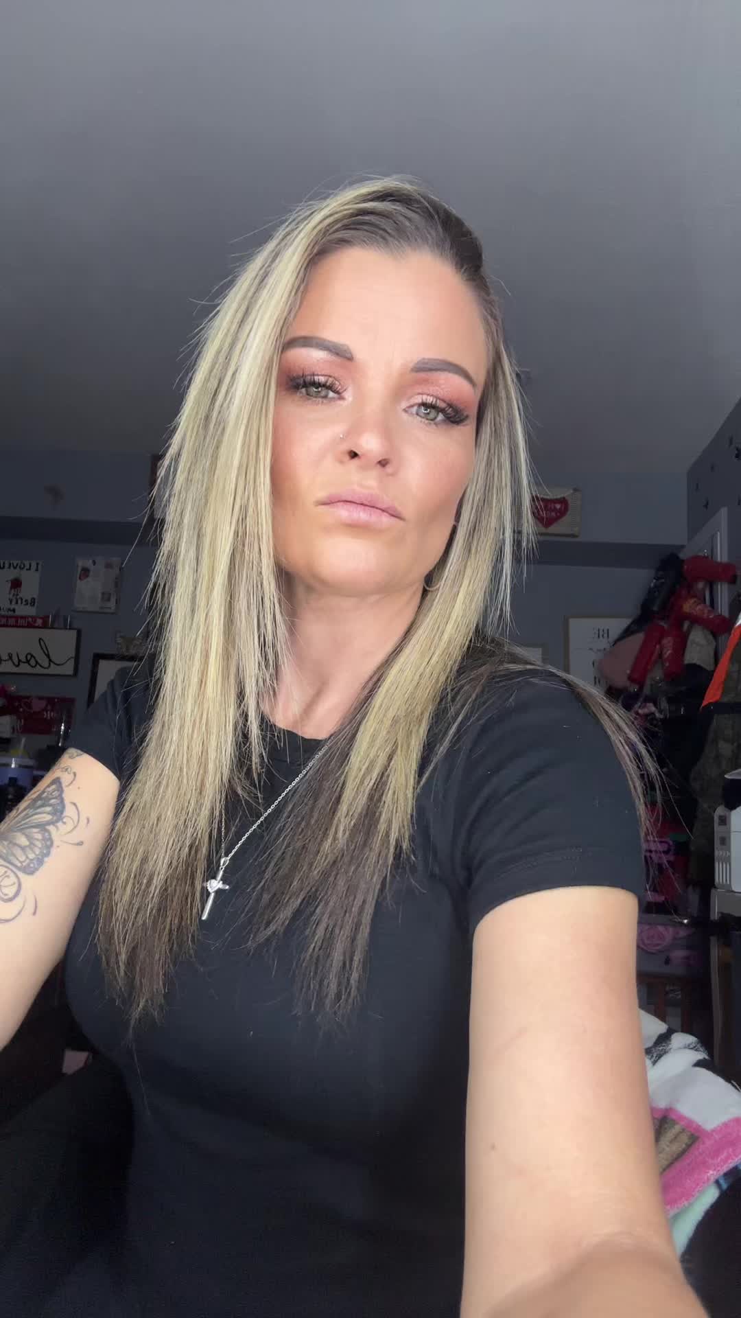 @JessicaXoxo 💋💋✌️